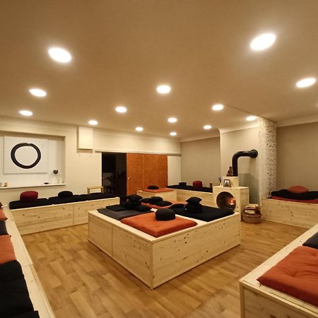 Lee Zen Hotel Leezen  Buitenkant foto